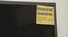 Matku s dítětem neprávem vyhnala z domu exekutorka. Soud to teď potvrdil