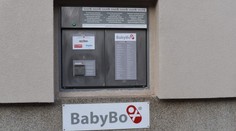 Babybox pomohl dalšímu dítěti. Chlapeček neměl ani ošetřený pupečník