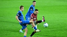 Atmosféru na Letné klukům závidím. Pešek měl dostat červenou, říká Frýdek