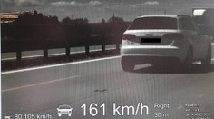 Na osmdesátce 160. Kolony na D1 si piráti silnic nehodami vyrábí sami