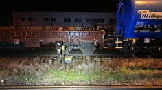V Praze vykolejil vlak. Železniční doprava byla ochromená