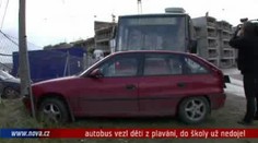 VIDEO: Autobus vezl děti z plavání, do školy už nedojel