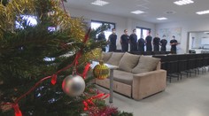 Řada lidí musí na Štědrý den pracovat, jsou mezi nimi záchranáři i obsluha benzinek