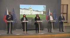 V práci už nemusíte mít roušku. Končí nákupní doba pro seniory