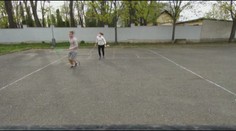 Všechno jde, když se chce! I hrát squash venku a bez míčku