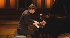 Trojice českých dětí uchvátila Belgii. V Bruselu zahrály na piano