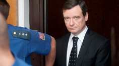 Rathovo výročí: Peněženka nestačila, před 10 lety nesl úplatky v krabici od vína