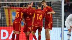 AS Řím po vyhazovu Mourinha vyhrál. AC Milán otočil zápas v nastavení