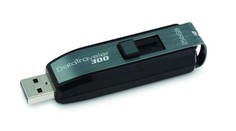 Superflashka pro data z 365 kompaktních disků