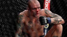 Smith popsal zápas na život a na smrt! Rodinu chránil před vetřelcem