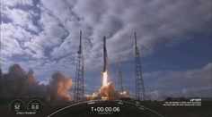 Space X do vesmíru vypustila další družice, budou jich tisíce