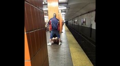 VIDEO: Páreček nachytali při sexu v metru! Lidé zuří