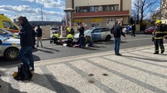 Auto na přechodu srazilo čtyři lidi, zranily se i dvě malé děti (5 a 6 let)!
