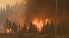 Rozsáhlé lesní požáry v západní Kanadě. Evakuovat museli přes 20 tisíc lidí