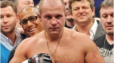 Návrat legendy? Emelianenko projevil zájem opět zápasit.