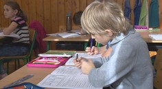 Do škol nastoupily desetitisíce ukrajinských dětí. Čeká se jich více