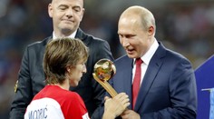 Trenér popřál Putinovi k narozeninám. Hned za to dostal vyhazov
