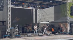 Karlovy Vary otevírají letní kino. Jednou z prvních akcí byl hudební festival