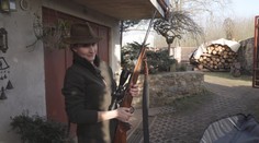 Pohledná myslivkyně má vášeň pro kance! Za rok jich skolí i čtyřicet
