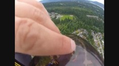 VIDEO: Zoufalý pilot přistál uprostřed baseballového zápasu