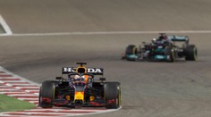Fanoušci F1 zuří: Hamilton stále porušoval pravidla! Ředitel tvrdí opak
