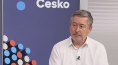 Češi jsou upnutí na spalovací motory. Elektromobilům stále nedůvěřují, říká Chmelík