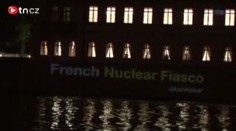 Greenpeace svítili na palác kvůli atomu