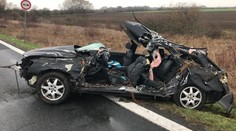 Smrtelná nehoda na Nymbursku! Náraz do stromu nepřežili tři lidé