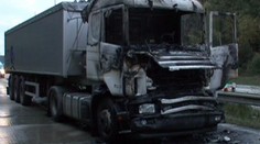 Dálnici D1 ochromily sudy a petrolej z kamionů