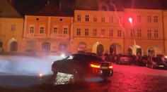 Driftující auta se proháněla českými městy. Policie nezasáhla, neměla hlídky