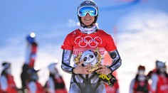 Bláznivá Ester opět pobavila fanoušky. Na zamrzlé louži předváděla skopičiny