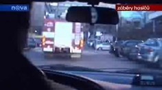 VIDEO: Požár na VŠE v Praze: sedm lidí skončilo v nemocnici