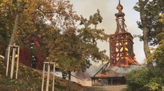 Fotograf nafotil kostel, než lehl popelem. Obrázky dal k dispozici kvůli opravě