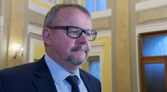 Ministr Ťok léta tajil rozvod. Exmanželka ho žaluje o 15 milionů