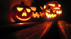 Halloween je tady. Lidé v maskách vyrazí do ulic i v Česku