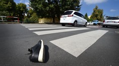 Auto srazilo v Ostravě dva lidi, oba skončili na urgentním příjmu