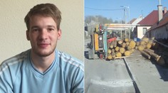 "Paní křičela, že jí to přimáčklo nohy." Tomáš popsal nehodu v Želetavě