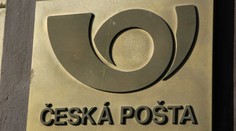 Listonošky mají těžké tašky. Pošta je bude kontrolovat