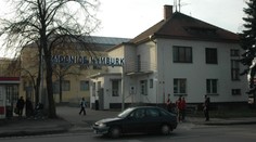 V nymburské nemocnici muž napadl sestřičku. Dostala ránu lopatou