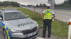 Poslední prázdninový víkend: Silnice a dálnice se hemžily policisty