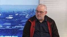Automobilky jsou na elektromobily připravené. Problém je, že na ně lidé nemají, říká odborník