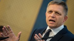 Slovenský premiér Fico byl po 16 dnech propuštěn z nemocnice