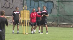 VIDEO: Kouč Slavie Rada v akci. Podívejte se, jak hecuje své ovečky