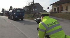 Tisícovka policejních hlídek podél silnic: Jde o začátek letošního Speed Maratonu