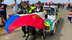 Škodovka to dokázala. Přišla o motor, kolo i převodovku, ale dojela Dakar!