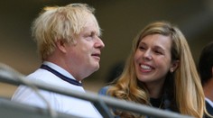 Britský premiér Boris Johnson má další dítě. Je to jeho sedmý potomek