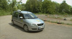 Zkušebním komisařům se nelíbí časté zkoušky, hrozí i tvrdou stávkou
