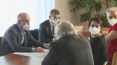 Rakev i hřebíky před domem. Za výhrůžky politikům hrozí i vězení