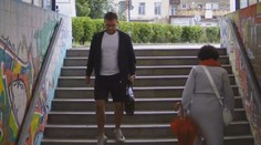Zloděj ukradl hodinky za tři čtvrtě milionu korun. Policie po něm pátrá