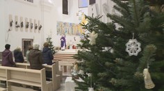 Půlnoční mše patří k Vánocům. Hojně je navštěvují i nevěřící